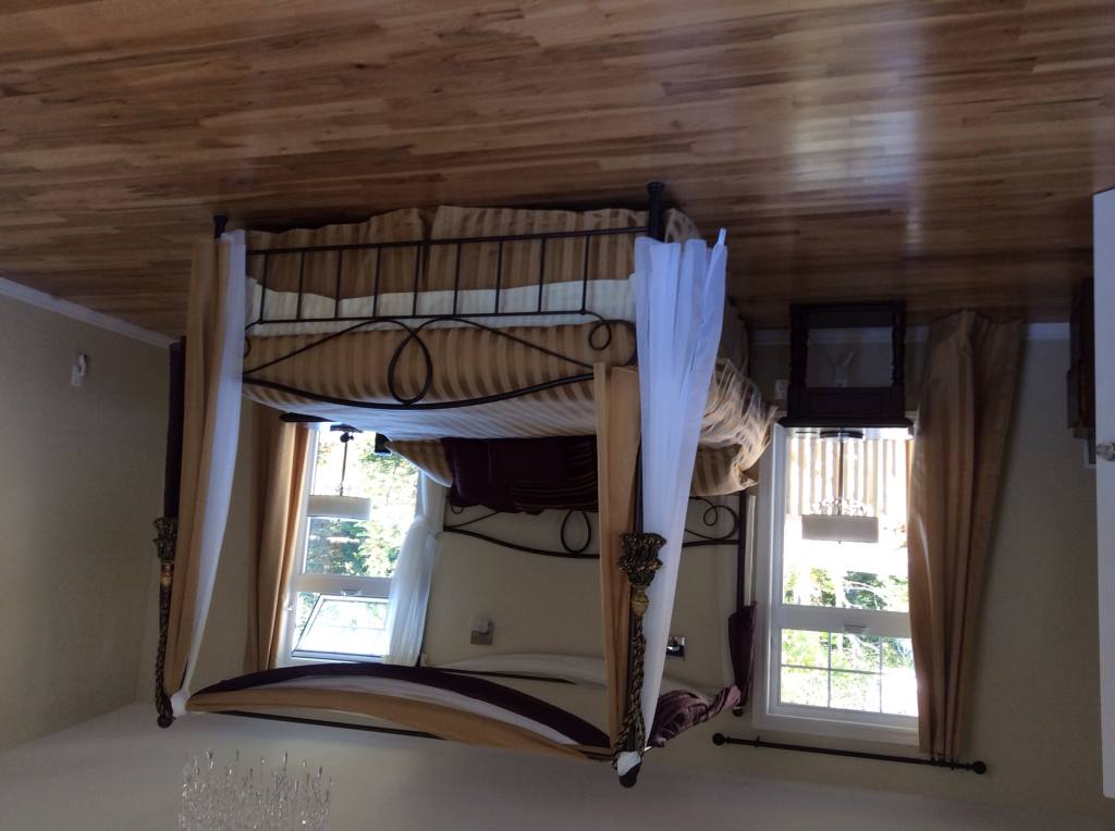 MORE PHOTOS SEABRIGHT HOME